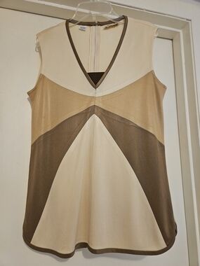 Sleeveless V-Neck Colorblock Blouse - Cream & Brown